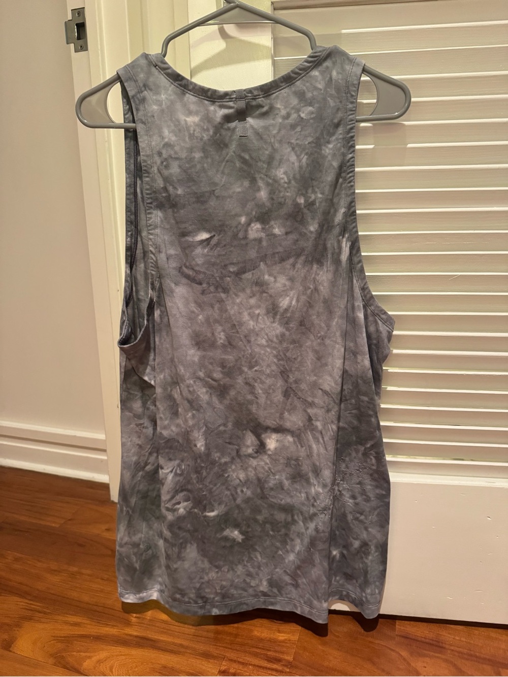 Lululemon Always Agile Tank Medium - Picture 4 of 6
